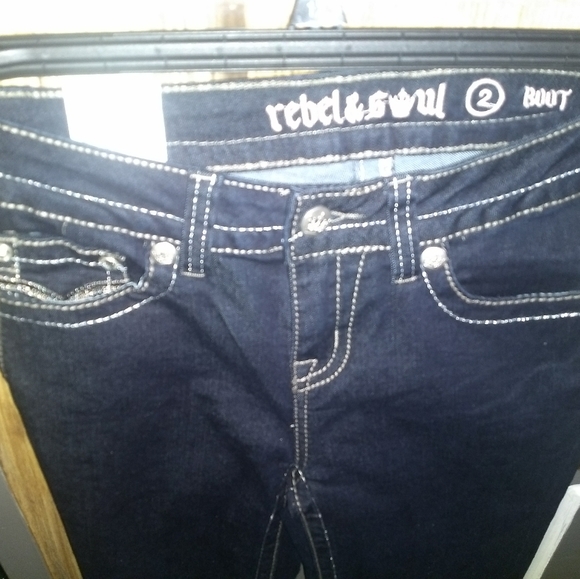 Rebel and soul - Picture 3 of 6